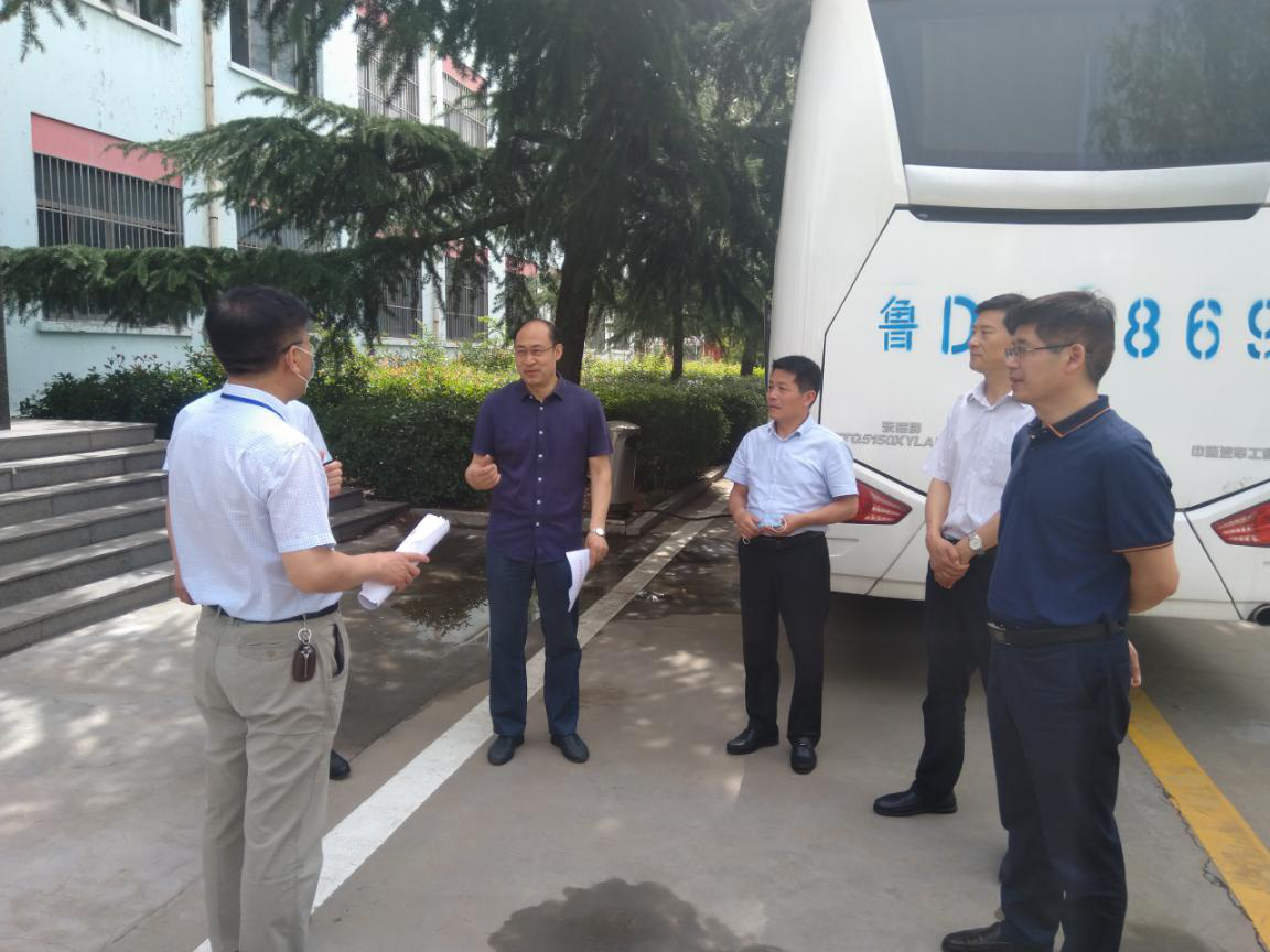 市教育局党组成员、二级调研员韩建超同志到枣庄八中南校督查体检工作.png