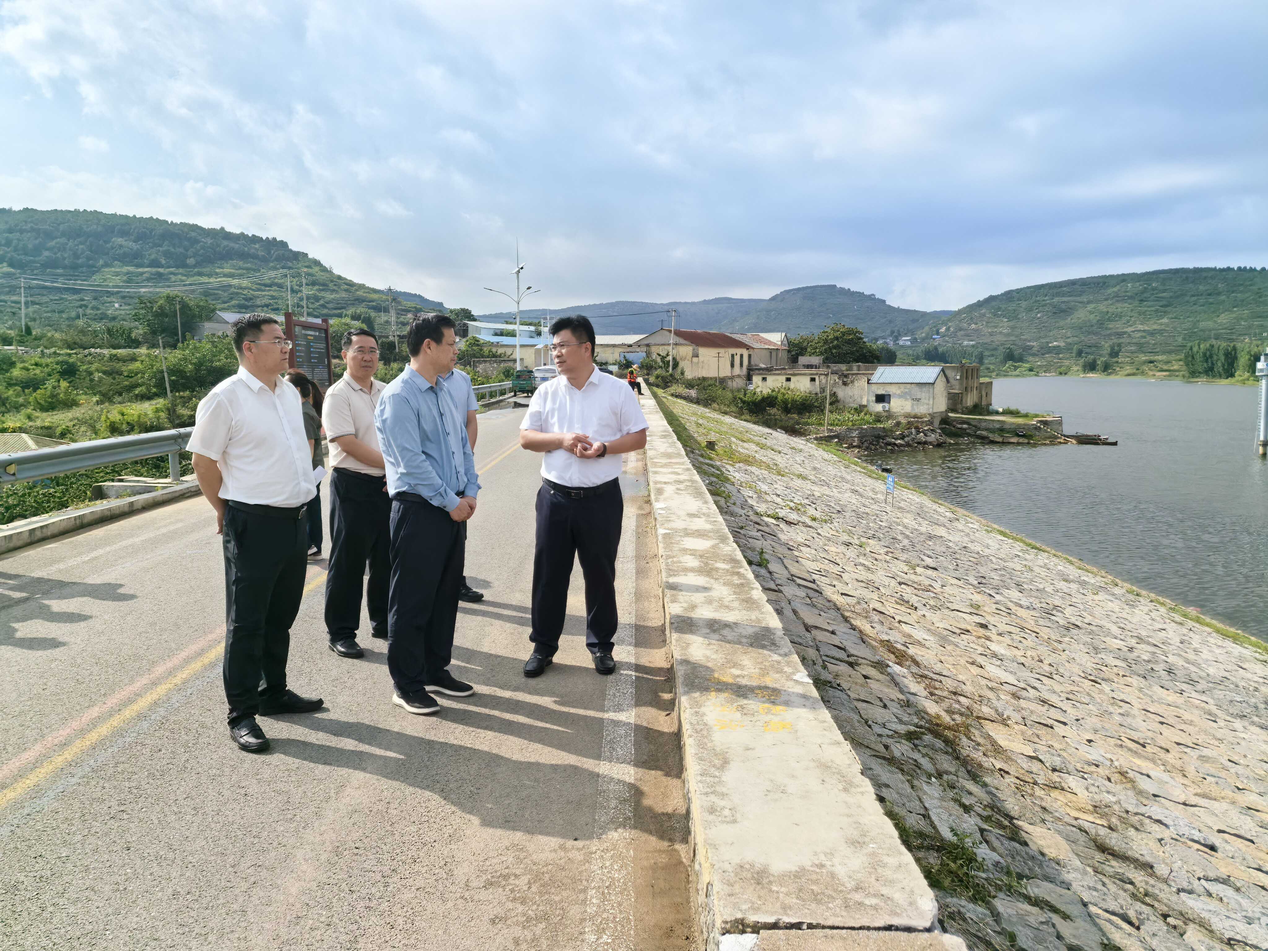 市教育局督导未成年学生防溺水工作
